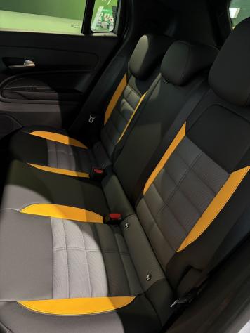 Jeep Avenger 4xe Hybrid 1.2 MHEV 4xe The North Face - Foto 7