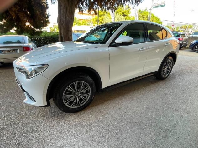 Alfa Romeo Stelvio 2.2 Turbodiesel 210 CV AT8 Q4 Business - Foto 5