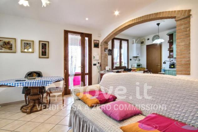 Casa indipendente di 198 m² con 4 locali e box auto doppio in vendita a Ferrara