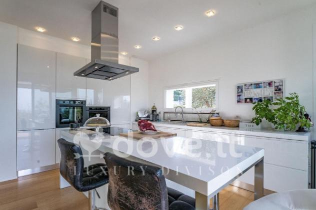 Villa di 380 m² con più di 5 locali e box auto in vendita a Colverde - Foto 20