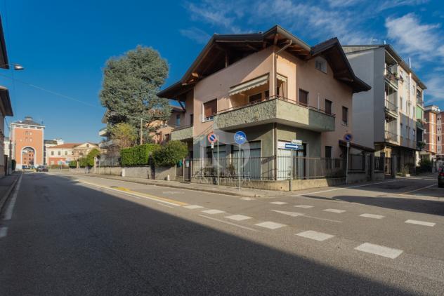 APPARTAMENTO INDIPENDENTE di 4 vani e di 150 mq (CONCOREZZO) rif. HOME 3657