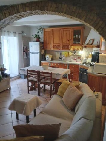Imperia primo entroterra appartamento ind. ristrutturato € 116.000 - Foto 7