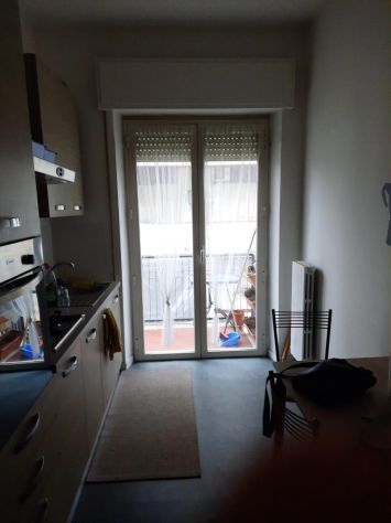 Stanze singole per ragazze zona stazione