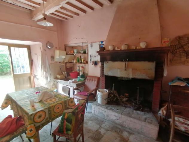 Nella campagna del comune di Sorano, precisamente nella frazione di Montebuono, vendiamo immobile con magazzini vari per un totale di 110mq e piccolo - Foto 15