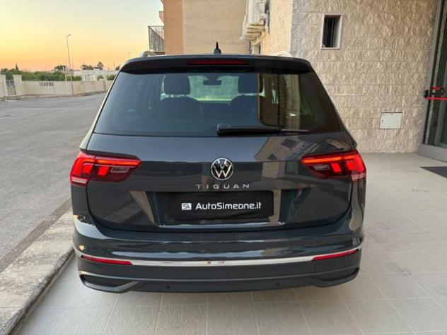VOLKSWAGEN Tiguan 2.0 TDI 150 CV SCR DSG Life rif. 23947221 - Foto 6