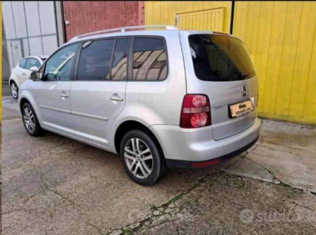 VOLKSWAGEN Touran 2.0 16V TDI Highline 7 porte rif. 23961264 - Foto 5