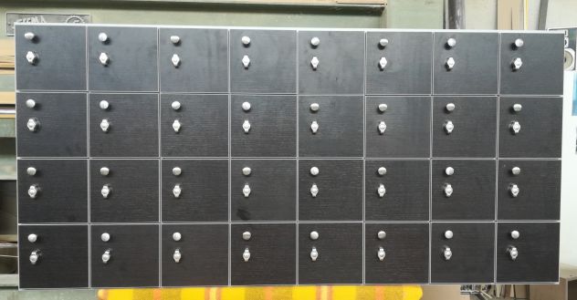armadietti porta valori pensile a 32 ante multi funzione ( spogliatoio-ufficio-c