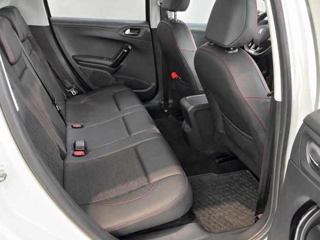 Peugeot 2008 1.2 pt t Gt Line s&s 110cv eat6 - Foto 10
