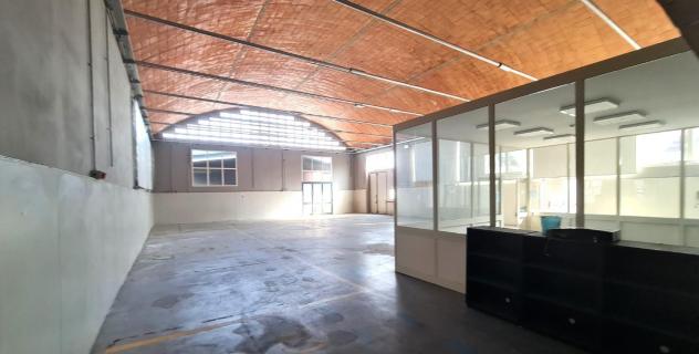 Capannone industriale in affitto a Santa Croce sull'Arno 2600 mq Rif: 1425839