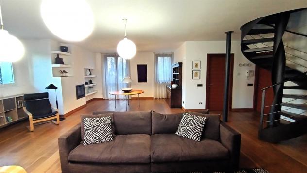 Lesmo (MB) In elegante residenza, QUATTRO locali con terrazzi, balconi con box.