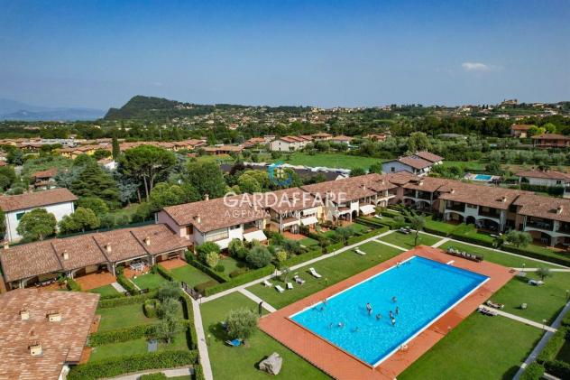 BELLISSIMO APPARTAMENTO CON GIARDINO PRIVATO A MANERBA DEL GARDA - Foto 2