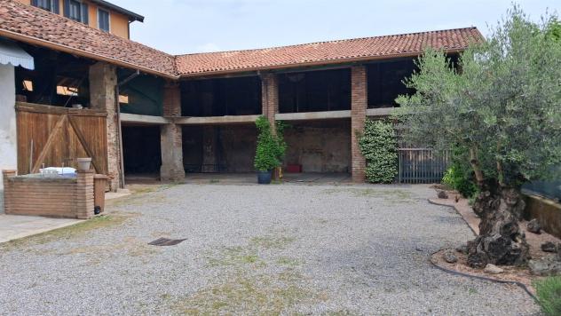 Ampio Cascinale con Corte Privata: Abitazione e Grandi Volumi Recuperabili - Foto 14