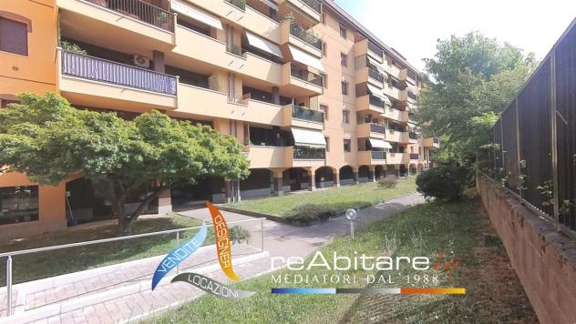 Bilocale con terrazzo: comfort e quiete per chi si trasferisce per lavoro - Foto 13