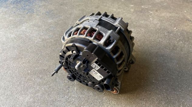 Alternatore Audi Q2 2.0TDI 4x4 del 2017 (04L903023K) - Foto 3