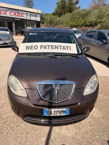 Lancia Ypsilon 1.3 MJT 75 CV Platino