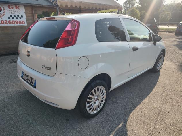 Fiat Grande Punto 1.3 MJT 75 CV 3 porte S&S Actual, OK NEOPATENTATI. - Foto 4