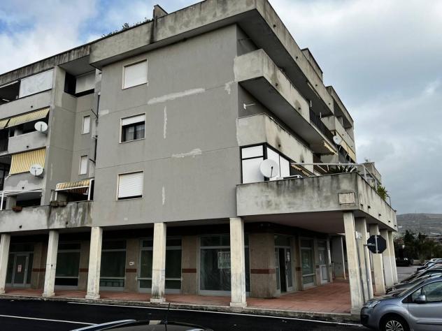 Locale Commerciale - Battipaglia . Rif.: fitpmang2500 - Foto 11