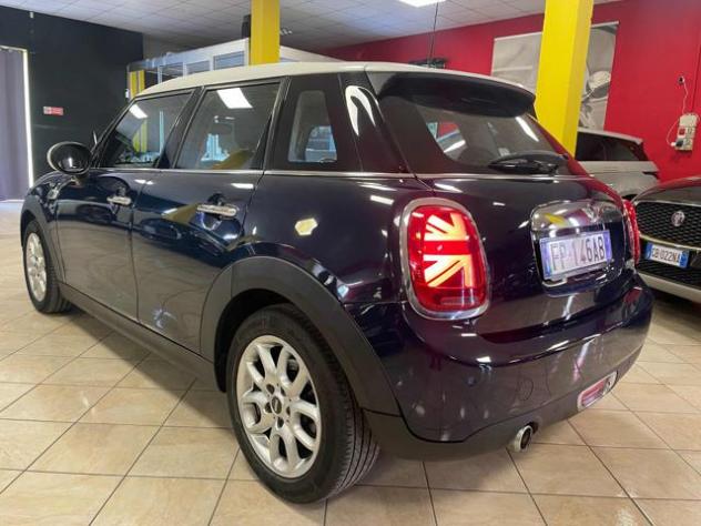 MINI Cooper D 1.5 Cooper D 5 porte *AUTOMATICO/LUCI/PDC* rif. 24139393 - Foto 5