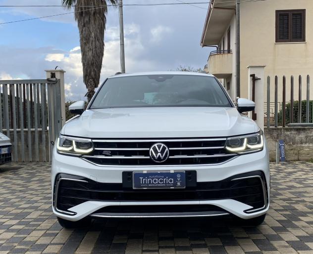 Volkswagen Tiguan R-Line 2.0 TDI 150 CV DSG - Foto 2