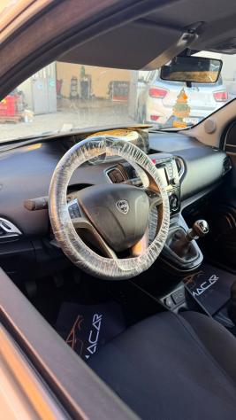 Lancia Ypsilon 1.2 69 CV 5 porte S&S Platinum - Foto 10