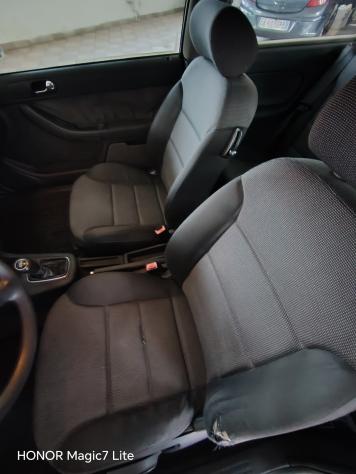 Audi A3 1.9 TDI/110 CV cat 3p. Attraction - Foto 10