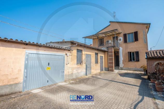 RIF. CC6262 - VALLE SALIMBENE - Villa indipendente suddivisa in due appartamenti, box auto, due cantine, ripostiglio e cortile privato. - Foto 4