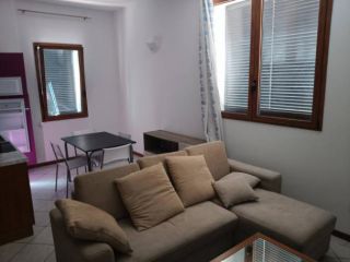 Appartamento di 35 m² con 2 locali e box auto in affitto a Como