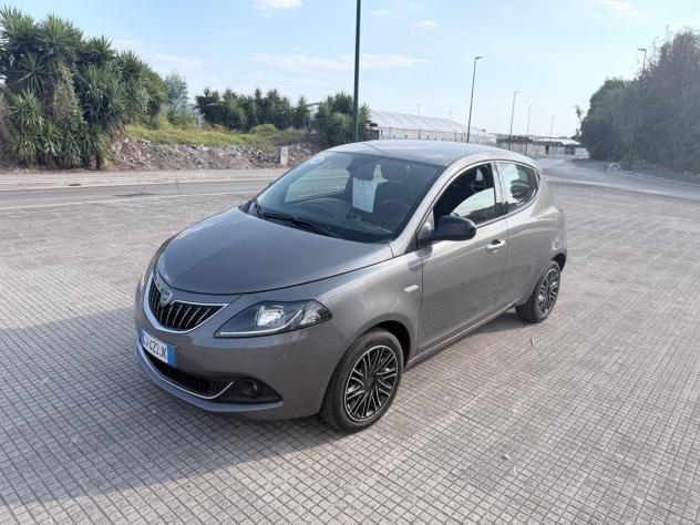 Lancia Ypsilon 1.0 FireFly 5 porte S&S Hybrid Gold - Foto 2