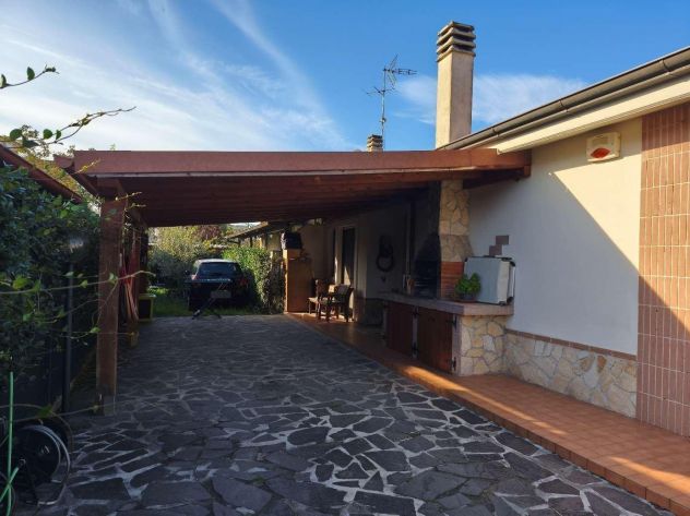Porzione di villetta bifamiliare a Latina