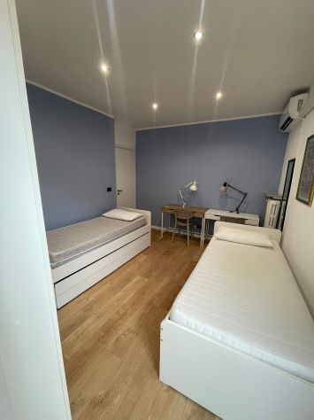 Offro camera o posto letto in doppia - Foto 10