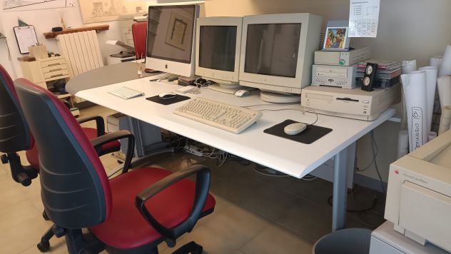 Vendo scrivanie operative Styloffice con cassettiera e poltroncine. - Foto 3