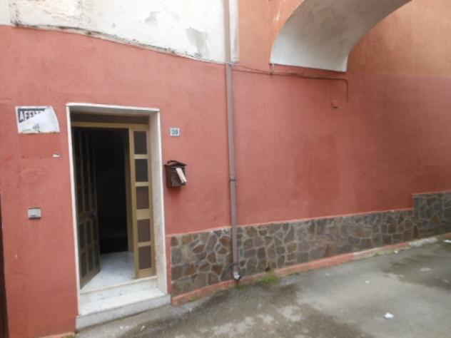 1925/CALVIRISORTA Appartamento al piano terra di mq 140 con giardino a Calvi Risorta. Si compone di salone/cucina, tre camere matrimoniali e bagno. Da - Foto 4