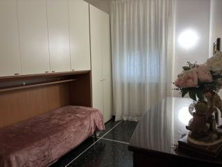 Stanza in appartamento in affitto.
