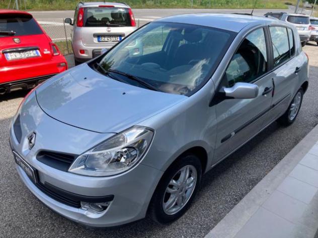 RENAULT Clio 1.4 16V 5p Dynamique NEOPATENTATI rif. 24013983 - Foto 7