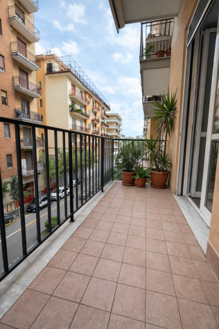 AMPIO APPARTAMENTO IN VIA LUCIO PETRONE - Foto 5