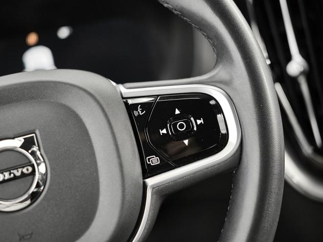 Volvo XC60 B4 D automatico Plus Dark - Foto 9