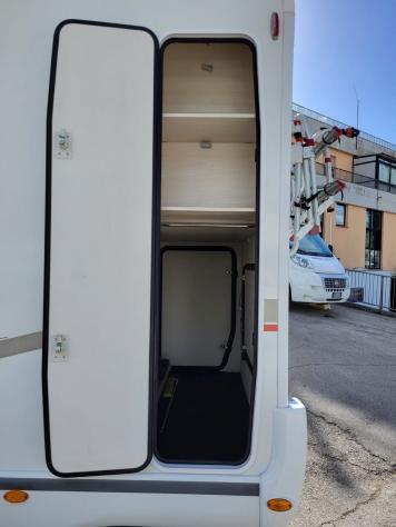 CAMPER CHALLENGER FORD SEMINTEGRALE BASCULANTE GARAGE CLIMATIZZATORE FOTOVOLTAICO GENERALI USATI - Foto 8