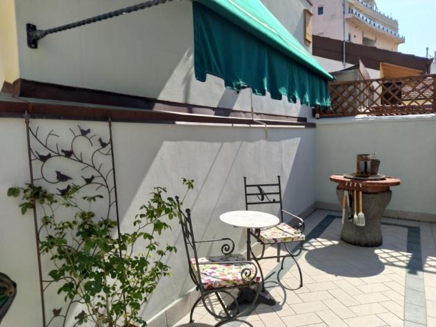 APPARTAMENTO di 5 vani e di 105 mq (VIAREGGIO) rif. VG191 - Foto 2