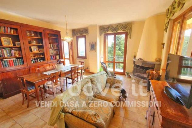 Rustico / Casale di 1050 m² con più di 5 locali e posto auto in vendita a Montepulciano - Foto 8