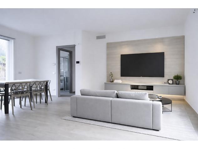 TRILOCALE con DOPPI SERVIZI e BOX AUTO DOPPIO