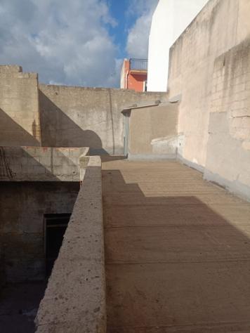 Indipendente di mq 135 con terrazzo da ristrutturare - Foto 6