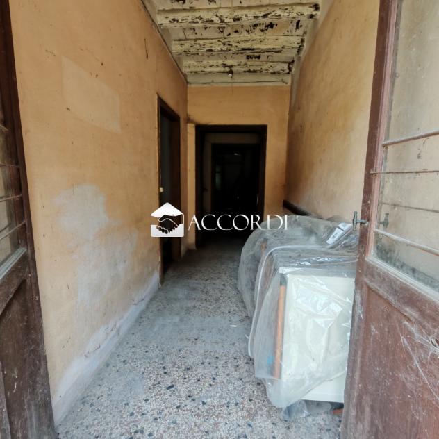 CASA AFFIANCATA di 9 vani e di 370 mq (PADERNO DEL GRAPPA) rif. BL136