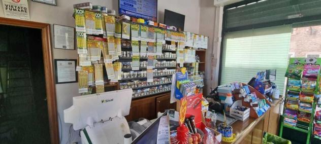 Locale comm.le/Fondo in vendita a Avenza - Carrara 80 mq Rif: 1128498