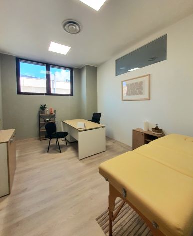Stanza ad uso ufficio o studio per fisioterapisti, massaggiatori, nutrizionisti - Foto 2