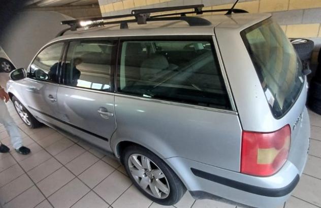 VOLKSWAGEN Passat 1.9 TDI/130 CV rif. 23935626 - Foto 2