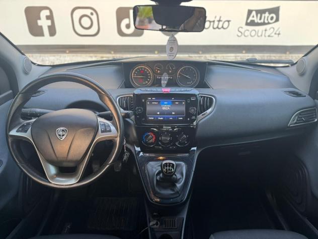 Lancia Ypsilon 1.0 FireFly 5 porte S&S Hybrid Ecochic Gold - Foto 9