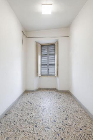 Magazzino in vendita a Nettuno