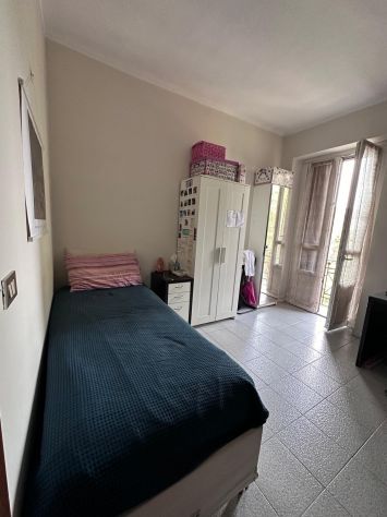 Stanza singola per studentessa in trilocale zona metro Monte Grappa