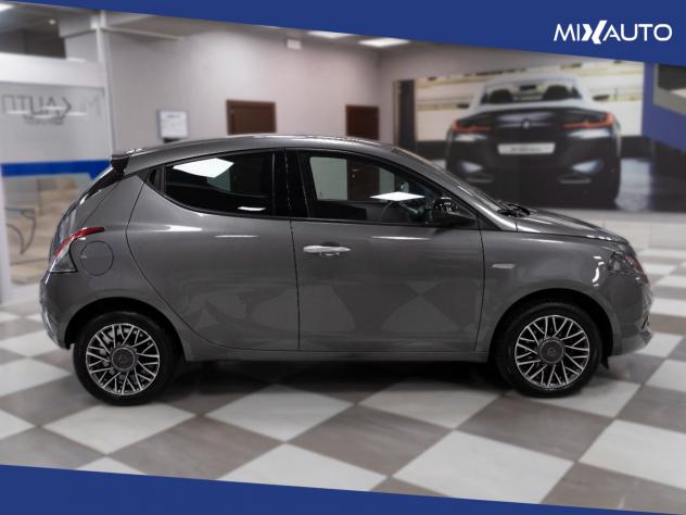 Lancia Ypsilon 1.0 Firefly Hybrid Gold Plus 70CV 5 Porte - Foto 6