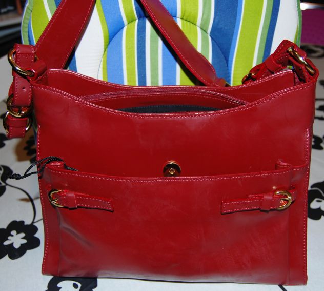 Borsa rossa , Carpisia mai usata, pari al nuovo